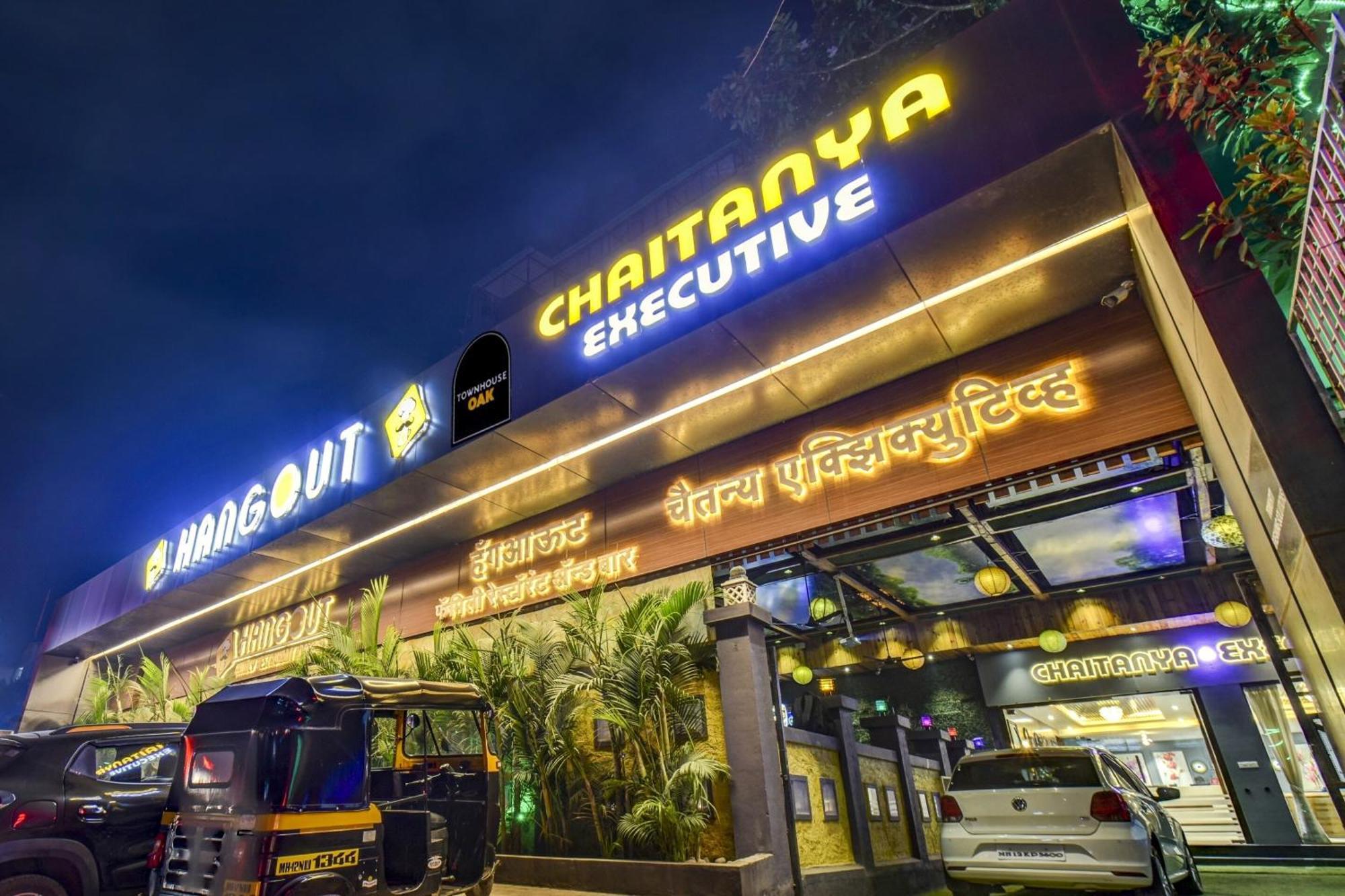 Townhouse Oak Hotel Chaitanya Executive Near Fun Time Multiplex Πούνε Εξωτερικό φωτογραφία