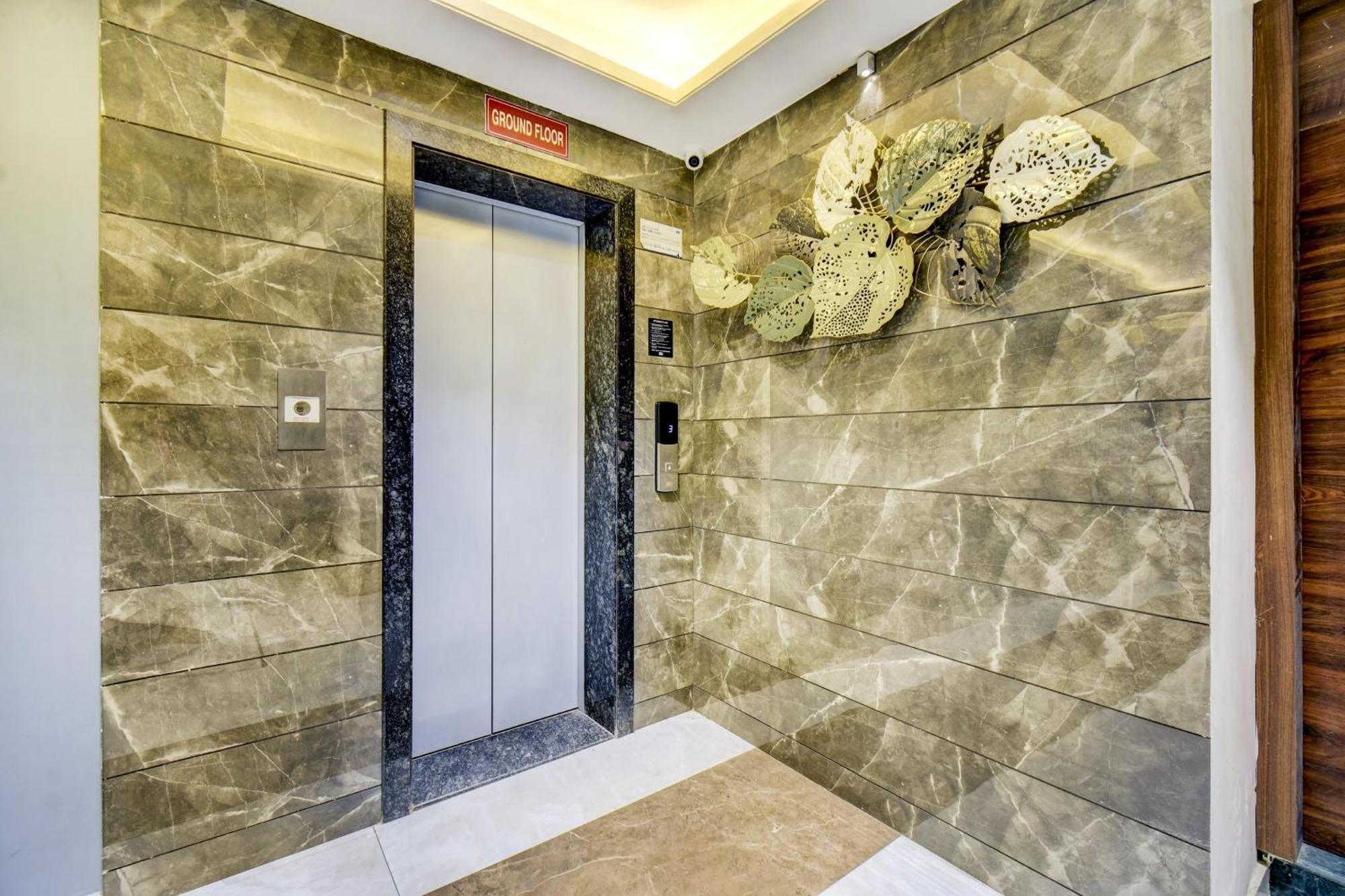 Townhouse Oak Hotel Chaitanya Executive Near Fun Time Multiplex Πούνε Εξωτερικό φωτογραφία