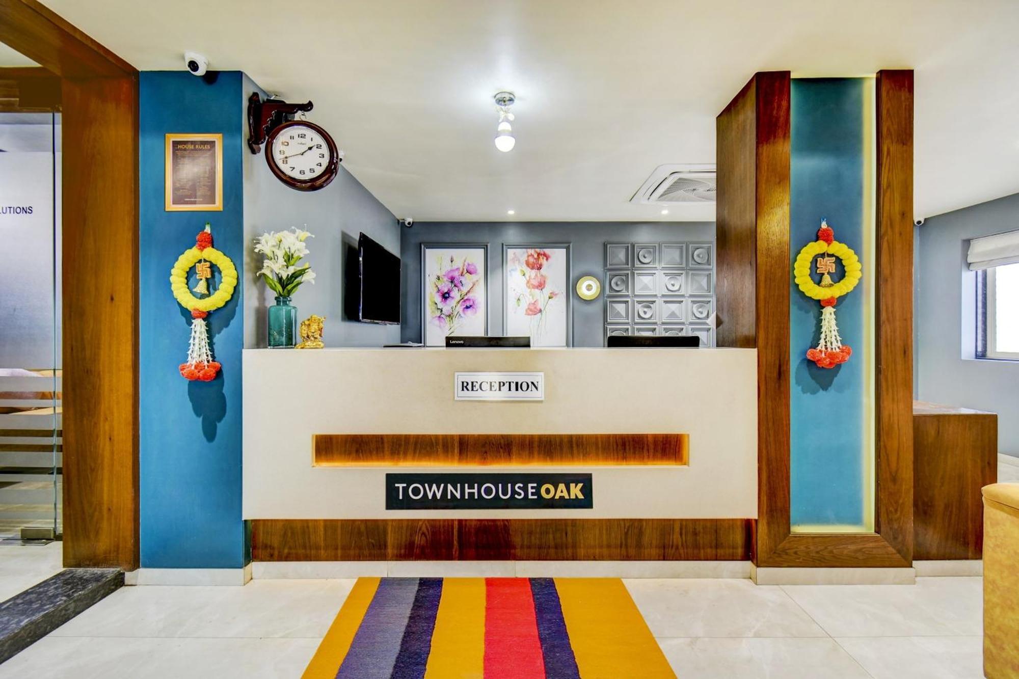 Townhouse Oak Hotel Chaitanya Executive Near Fun Time Multiplex Πούνε Εξωτερικό φωτογραφία